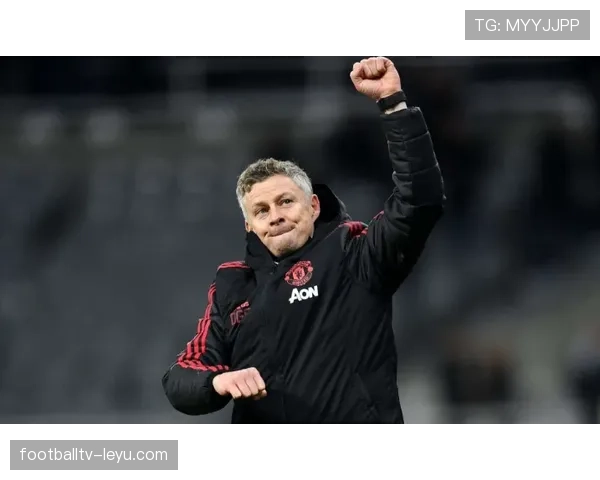 英超新星崭露头角：杰克·斯蒂芬斯引领年轻后卫未来可期