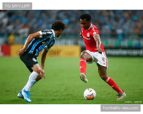 莫利纳防守亮眼助球队状态回升,引发广泛关注 莫利纳防守亮眼助球队状态回升,引发广泛关注