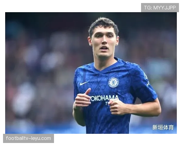 埃兹里·孔萨持续闪耀，成维拉后防新星