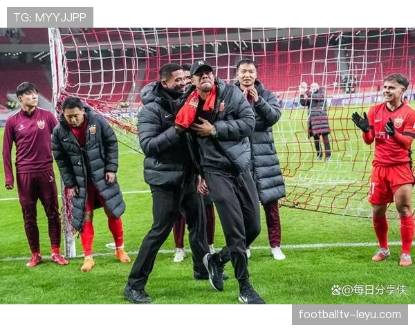 刷到王燊超朋友圈，我坐在自家沙发上愣了——豪宅日常，普通人无解