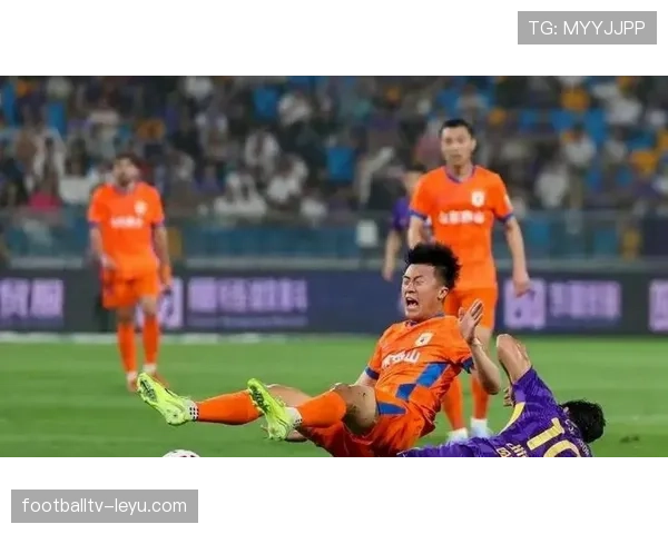 山东泰山防线漏洞问题持续暴露，对球队赛季稳定性形成制约